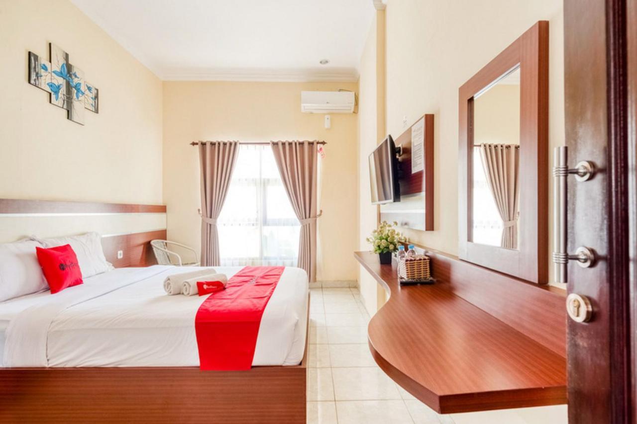 فندق Reddoorz Syariah @ Jalan Simpang Gajayana مالانغ المظهر الخارجي الصورة